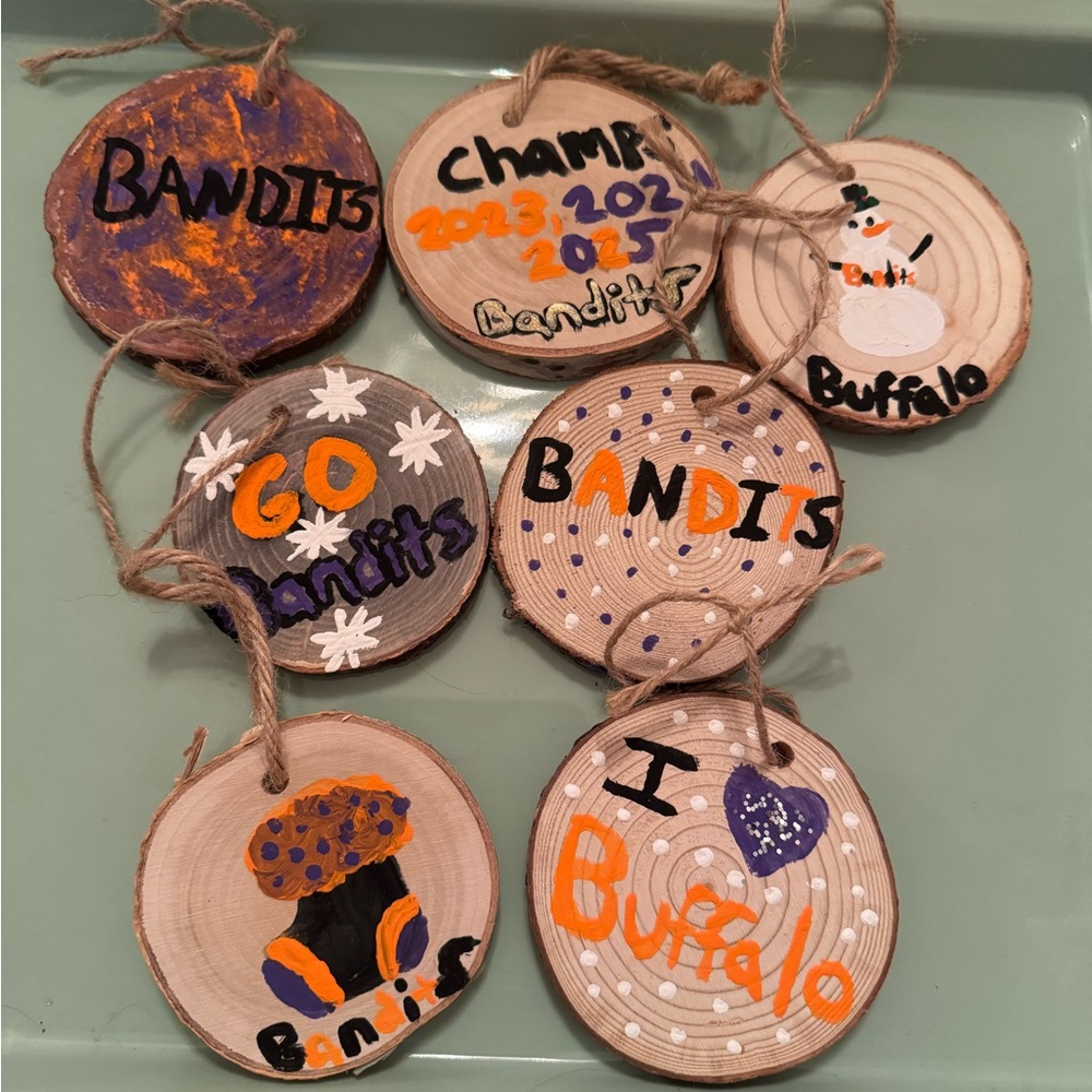 Handcrafted Holiday Ornaments Set - Multicolor buffalo bandits